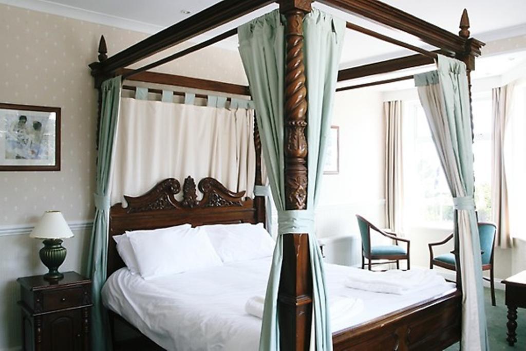 Cliff Head Hotel Carlyon Bay Oda fotoğraf