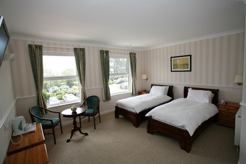 Cliff Head Hotel Carlyon Bay Oda fotoğraf